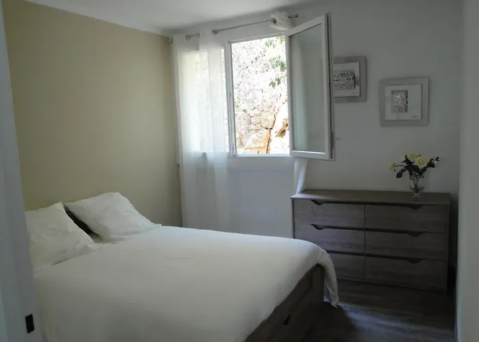 T3 4* centre de Cassis parking, climatisé, wifi